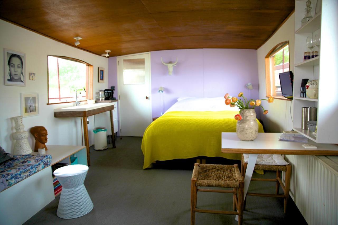 Bed In Boat Amsterdam Bed and Breakfast Exteriör bild
